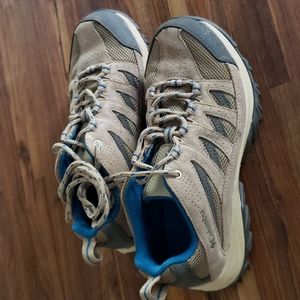 Barely worn!! Columbia breathable hikers - womens size 6.5 WIDE